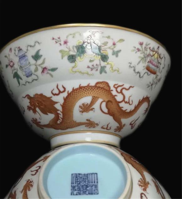 清代嘉庆粉彩龙纹遮掩碗一对 a pair of jiaqing pink dragon masking