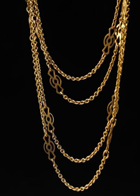 Horizontal Enchère Art Nouveau Gold Long Sautoir Necklace