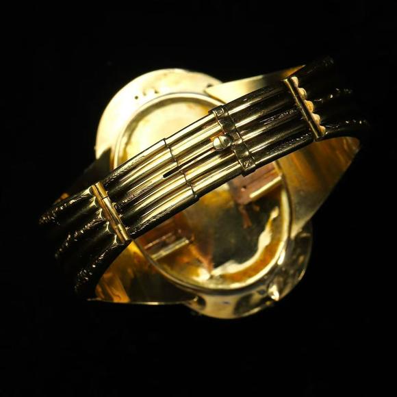 Horizontal Enchère French Napoleon III Gold Onyx Emerald & Diamond Wide Hinged Bracelet