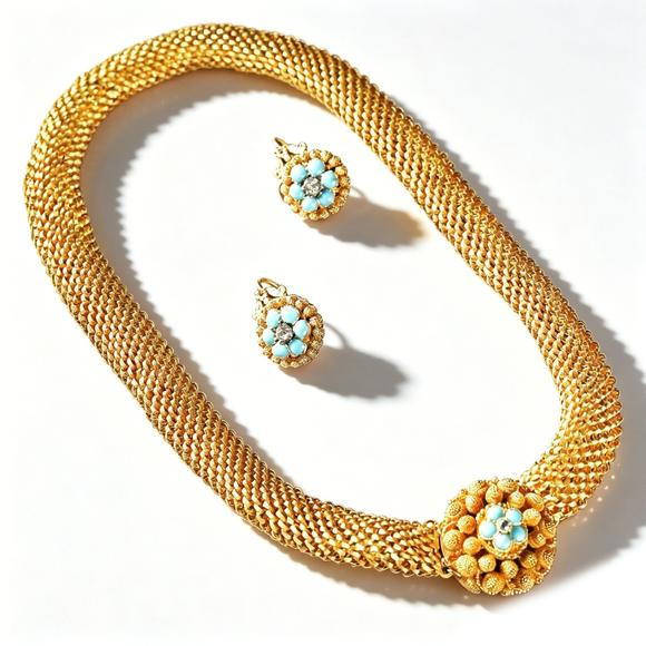 Horizontal Enchère Georgian French Bespoke Etruscan Revival Granulated Gold Parure (Necklace & Earrings)