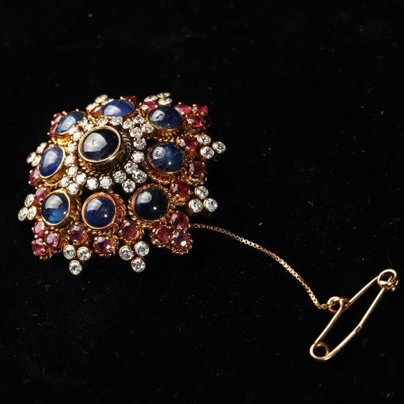 Horizontal Enchère Signed Ilias Lalaounis Byzantine 18K Gold Multi-Gem Star Brooch