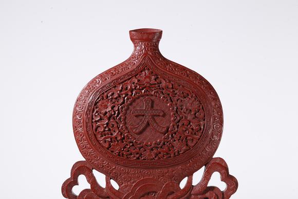 弘楊株式會(huì)社剔紅葫蘆形大吉掛屏