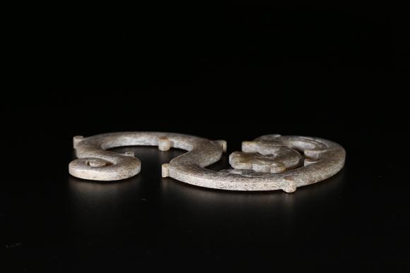 弘楊株式會社高古玉雕龍形佩