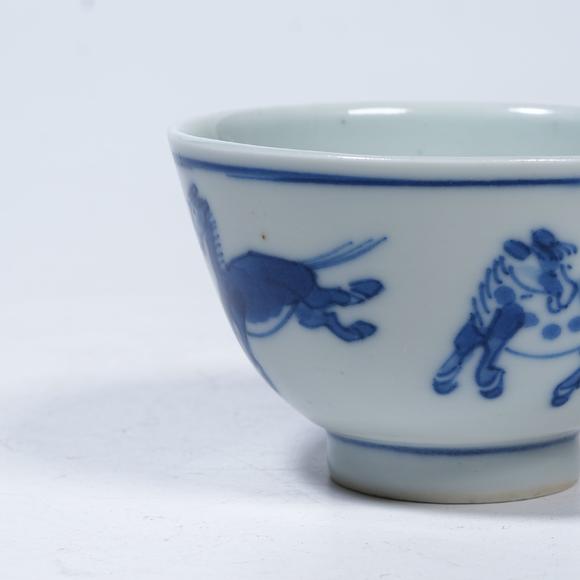 弘楊株式會(huì)社青花駿馬圖杯