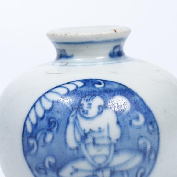 弘楊株式會(huì)社青花持蓮?fù)有」? style=
