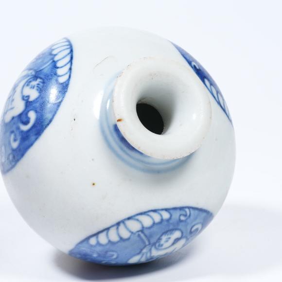 弘楊株式會社青花持蓮?fù)有」? style=
