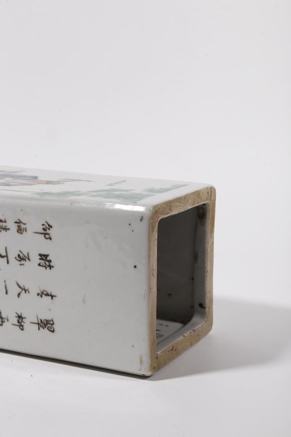 弘楊株式會(huì)社粉彩人物故事紋帽筒