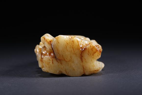 弘楊株式會(huì)社和田玉雕獸紋山子擺件