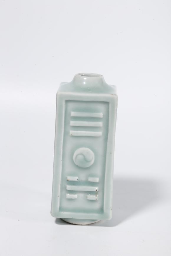 弘楊株式會社青瓷八卦紋琮式瓶