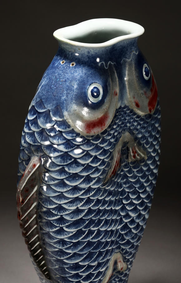 三杉美術(shù)清早期 青花釉裏紅雙魚形瓶