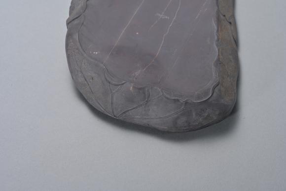 三杉美術(shù)端溪老坑水巖荷葉硯