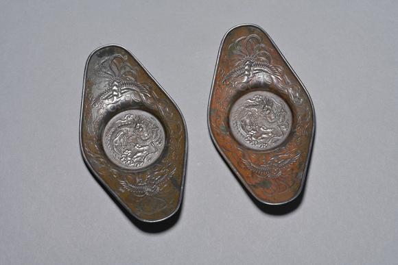 三杉美術(shù)帶銘文錫茶托五客