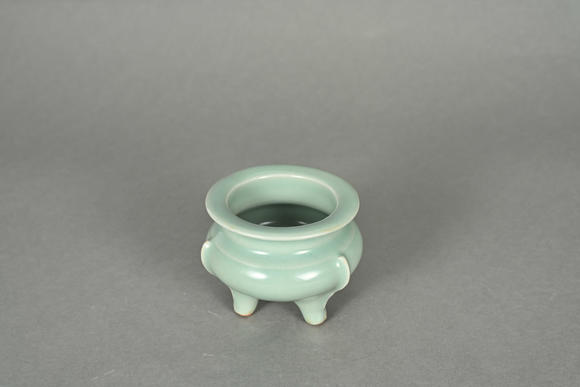 三杉美術(shù)龍泉窯粉青鬲式三足琴爐