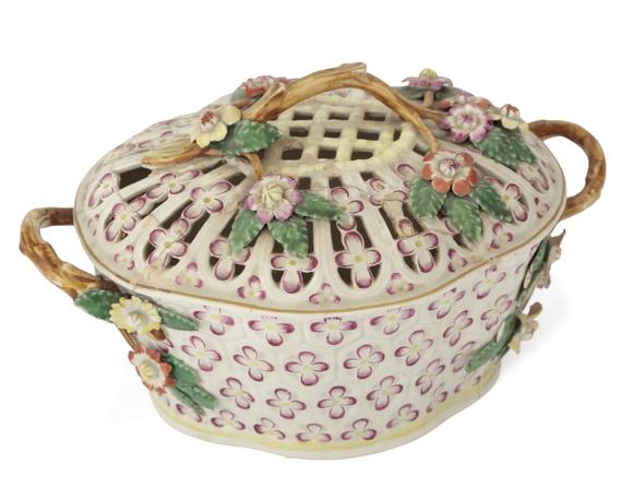 Duke's Auctions Lot 10 A WORCESTER PORCELAIN CHESTNUT BASKET AND COVER