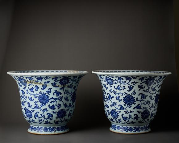 Duke's Auctions Lot 7 AN IMPRESSIVE PAIR OF CHINESE PORCELAIN BLUE AND WHITE JARDINIERES