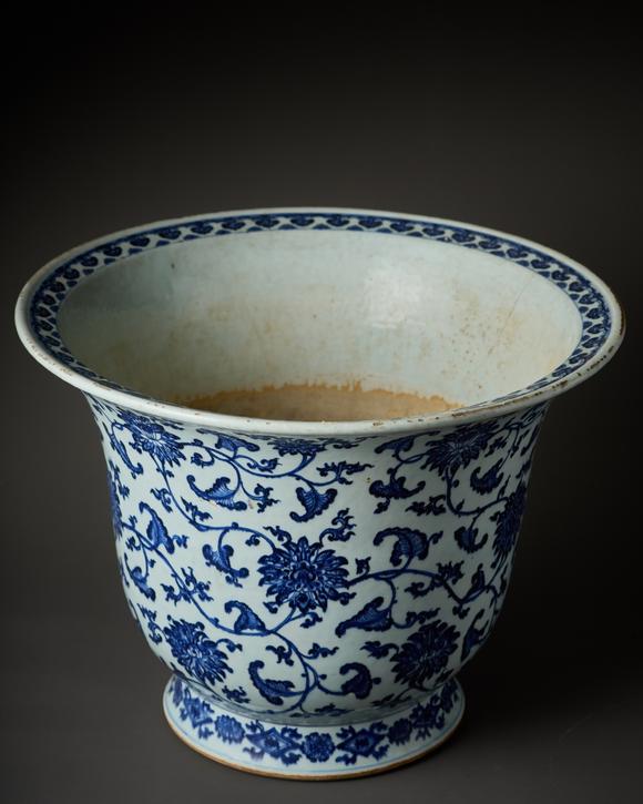 Duke's Auctions Lot 7 AN IMPRESSIVE PAIR OF CHINESE PORCELAIN BLUE AND WHITE JARDINIERES