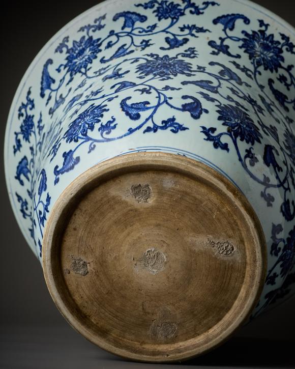 Duke's Auctions Lot 7 AN IMPRESSIVE PAIR OF CHINESE PORCELAIN BLUE AND WHITE JARDINIERES