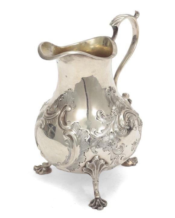 Duke's Auctions Lot 86 A VICTORIAN SILVER MILK JUG