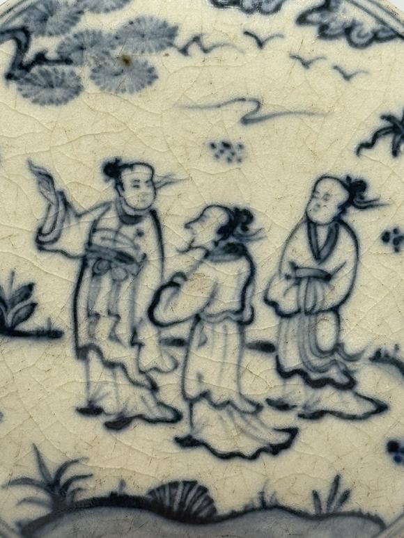 TrésOrs de ParisCouvercle rond bleu à personnages, 17–18 siècle