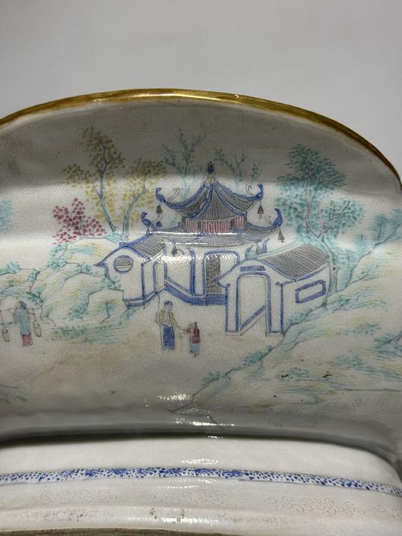 TrésOrs de ParisBol ovale à fond turquoise à paysage famille verte, 19–20 siècle