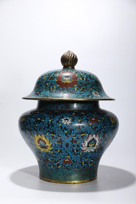 TrésOrs de ParisPot couvert cloisonné chinois ancien à fleurs entrelacées, 18–19 s.
