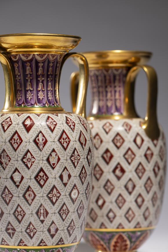 VERITAS Art AuctioneersA rare pair of Sèvres porcelain two-handled vases, carafe étrusque, 3ème grandeur