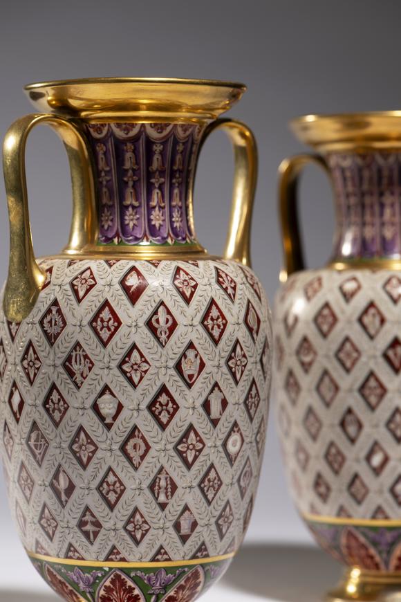 VERITAS Art AuctioneersA rare pair of Sèvres porcelain two-handled vases, carafe étrusque, 3ème grandeur