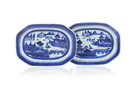VERITAS Art AuctioneersA pair of octagonal Canton blue platters