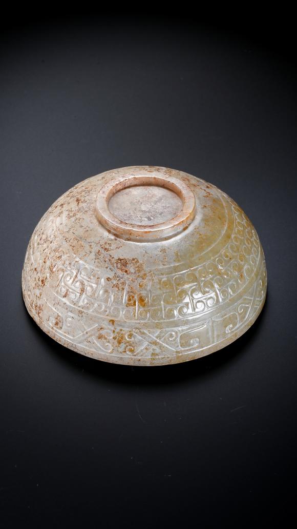 SEAVIEW AUCTIONS PTY LTDA Round White Jade Covered Box with Movable Ring Knob and Archaic Floral Scroll Carvings, 2nd BCE–3rd CE