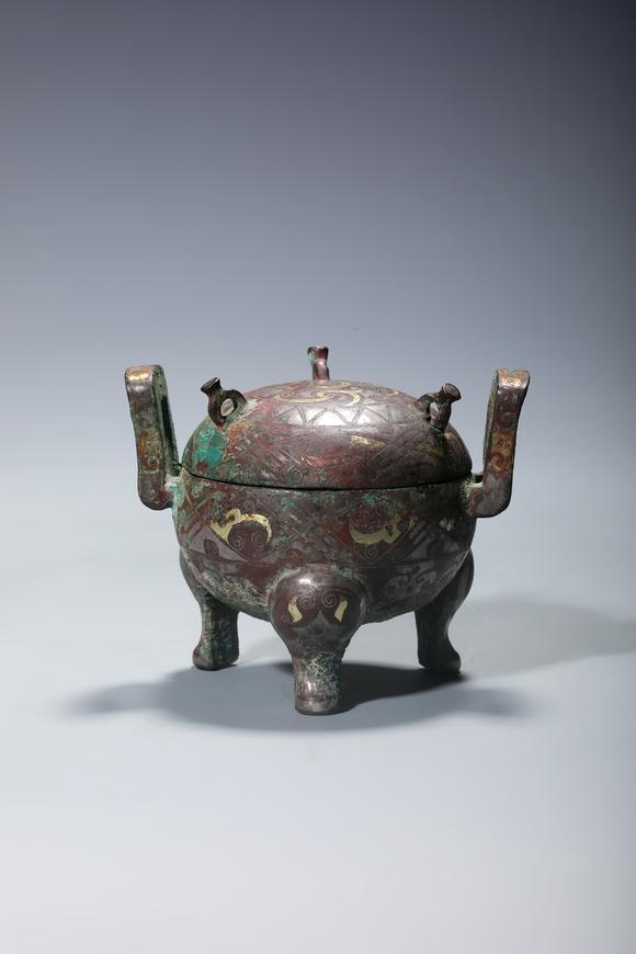 SEAVIEW AUCTIONS PTY LTDA Bronze Tripod Ding Censer Inlaid with Gold Scroll Patterns, China, 3rd–2nd centuries BCE