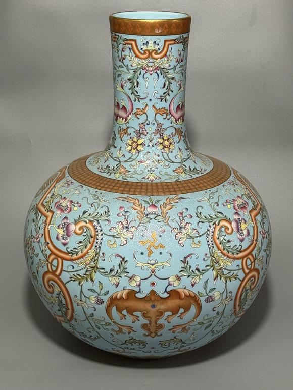 SEAVIEW AUCTIONS PTY LTDA Turquoise-Ground Famille Rose Globular Vase with Bat, Longevity Character and Intertwined Floral Scroll Motifs, Gilt Rim, China, 18th century