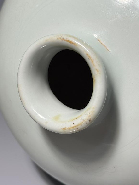 SEAVIEW AUCTIONS PTY LTDA White Porcelain Meiping Vase with Incised Dragon and Cloud Patterns, China, 18th century
