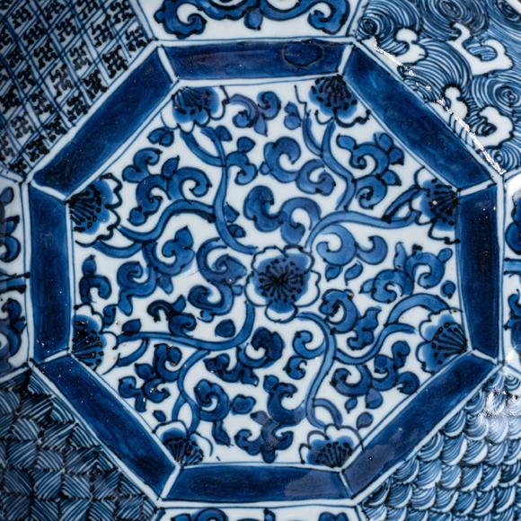 大阪國際明 祥瑞染付輪花皿