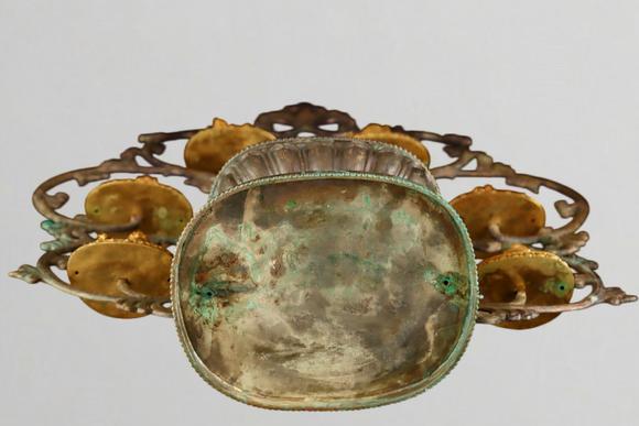 東京蕓術(shù)清代 局部鎏金佛像擺件