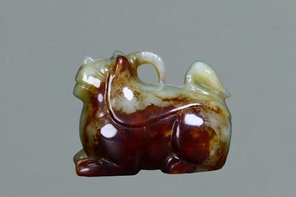 東京蕓術(shù)明以前 青銅獸頭觥