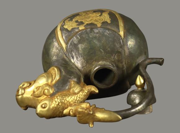 東京蕓術(shù)唐代 龍魚馬頭壺