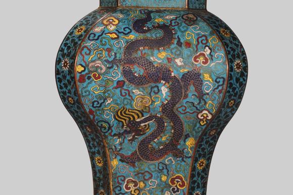 東京蕓術(shù)清 銅景泰藍(lán)掐絲琺瑯龍鳳紋六方獅鈕蓋罐