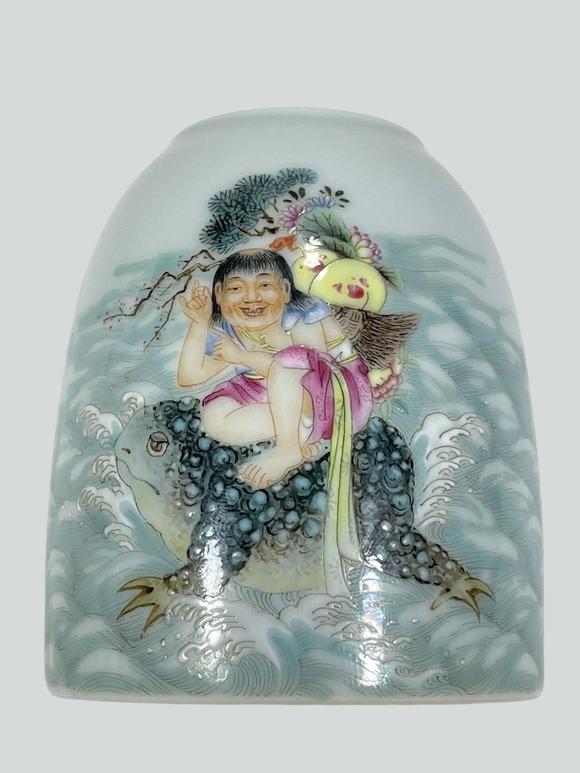 東京蕓術(shù)大清雍正 粉彩劉海戲金蟾人物水罐