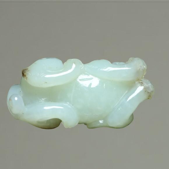 東京蕓術(shù)明以前 和田玉瑞獸