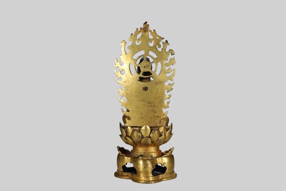 東京蕓術(shù)明 銅胎鎏金釋迦牟尼佛坐像