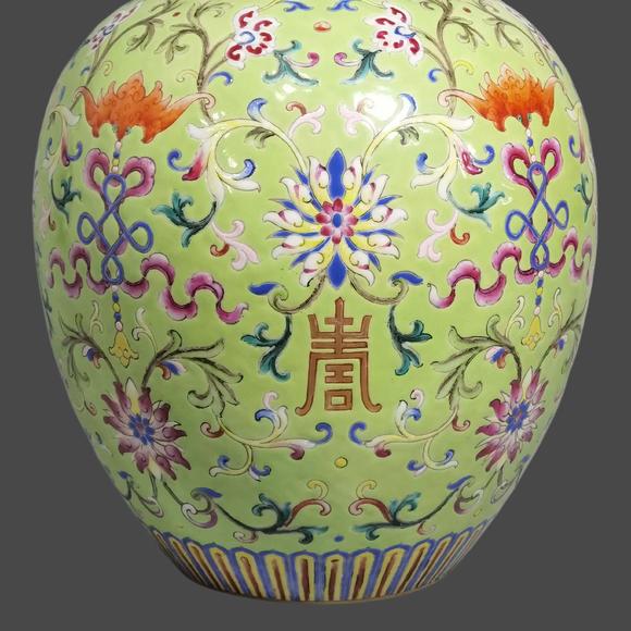 東京蕓術(shù)清嘉慶 秋葵綠地福壽西潘蓮紋蓋罐