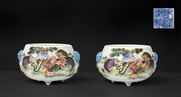 東京蕓術(shù)清乾隆 琺瑯彩事事如意守財納福三腳雙耳洗