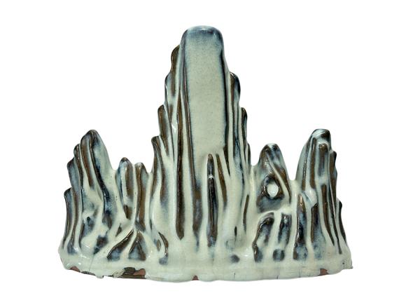 Castle AuctionA Chinese Mountain shape Brush Holder, Ming Dynasty Pr. or earlier.