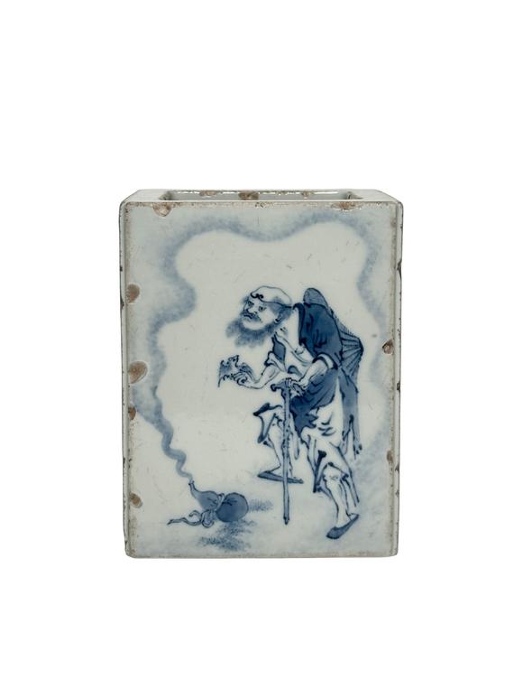 Castle AuctionA Chinese blue and white figure brush holder, Republic Pr.