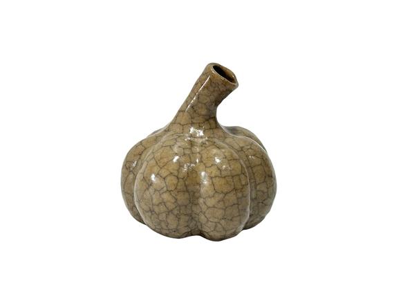Castle AuctionA Chinese guan ware water drop, Ming Dynasty Pr. 