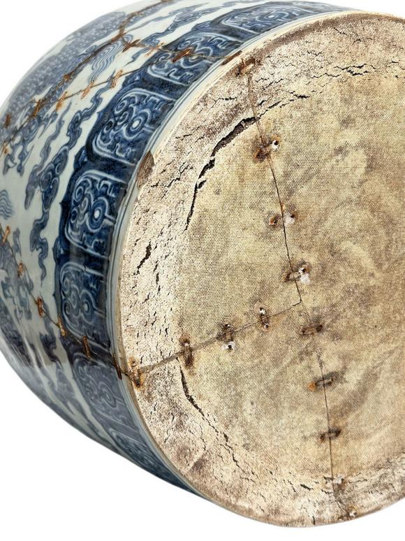Castle AuctionAn extra large size of Blue-and-white jar with cloud-dragon patterned, Ming Dynasty Pr. 