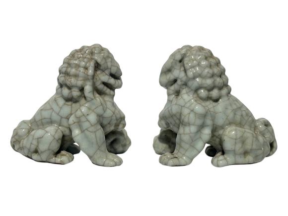 Castle AuctionA Chinese pair of lions, unkown age.