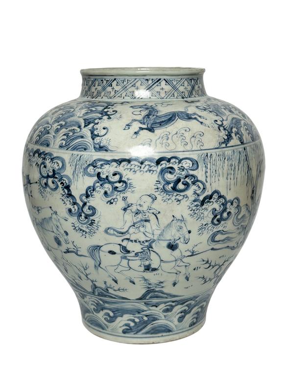 Castle AuctionA Chinese Blue and white figure jar, Ming Dynasty Pr. 