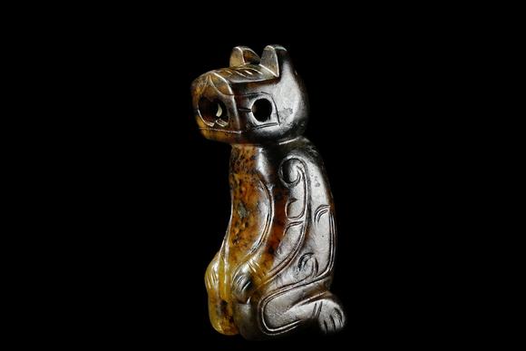 Castle AuctionA Jade ornament, 2th- 12th Pr.