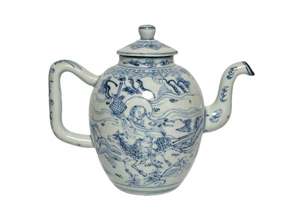 Castle AuctionA Chinese blue-and-white figurine pot, Kang Xi Pr. 